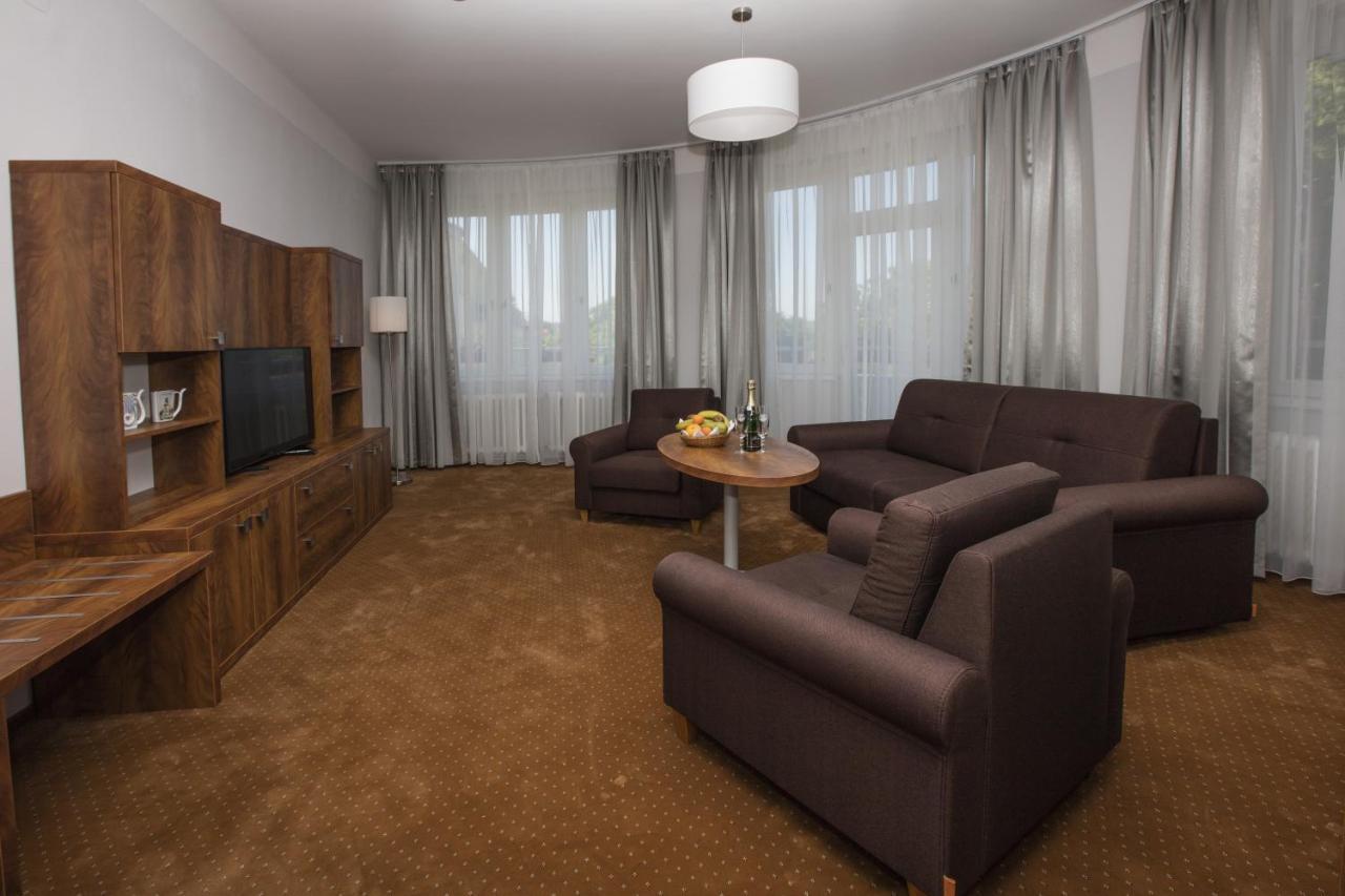 Hotel Bellevue Tlapak Подебрады Экстерьер фото