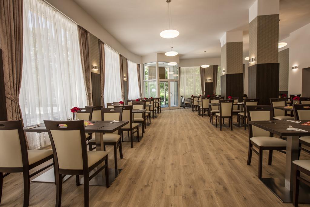 Hotel Bellevue Tlapak Подебрады Экстерьер фото