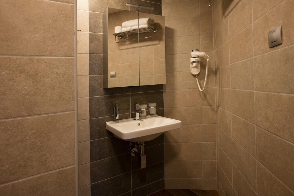 Hotel Bellevue Tlapak Подебрады Экстерьер фото