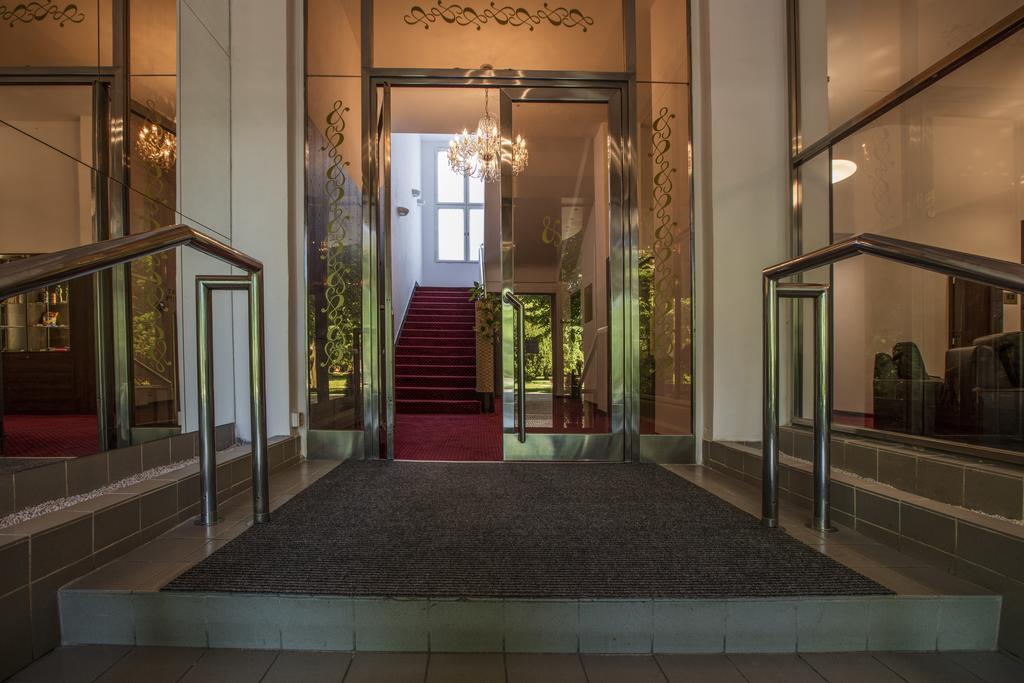 Hotel Bellevue Tlapak Подебрады Экстерьер фото