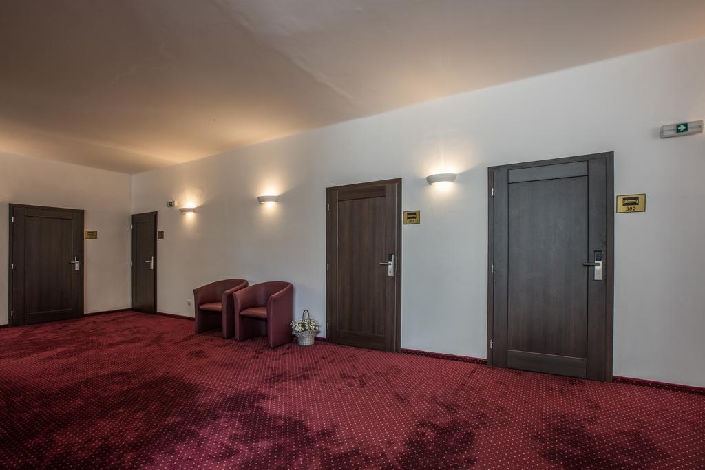 Hotel Bellevue Tlapak Подебрады Экстерьер фото