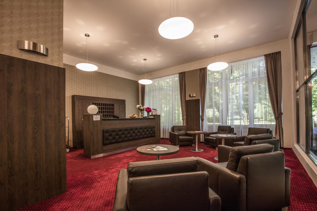 Hotel Bellevue Tlapak Подебрады Экстерьер фото